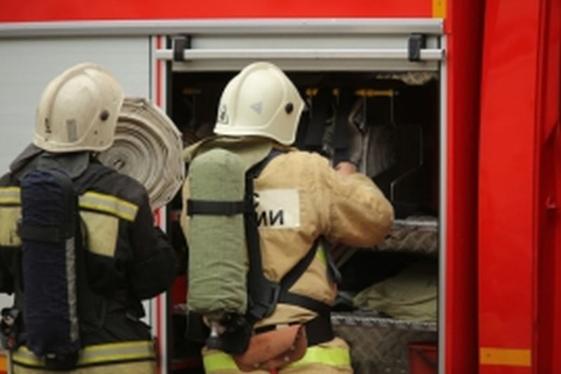 На Академической произошел крупный пожар на площади больше 200 квадратов На Академической произошел крупный пожар на площади больше 200 квадратов