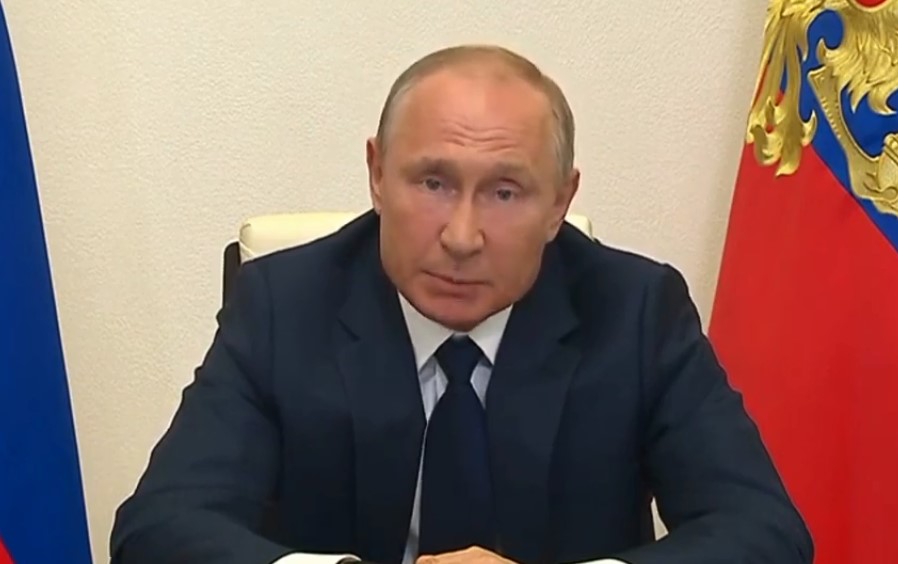 Владимир Путин отменил единый период нерабочих дней Владимир Путин отменил единый период нерабочих дней