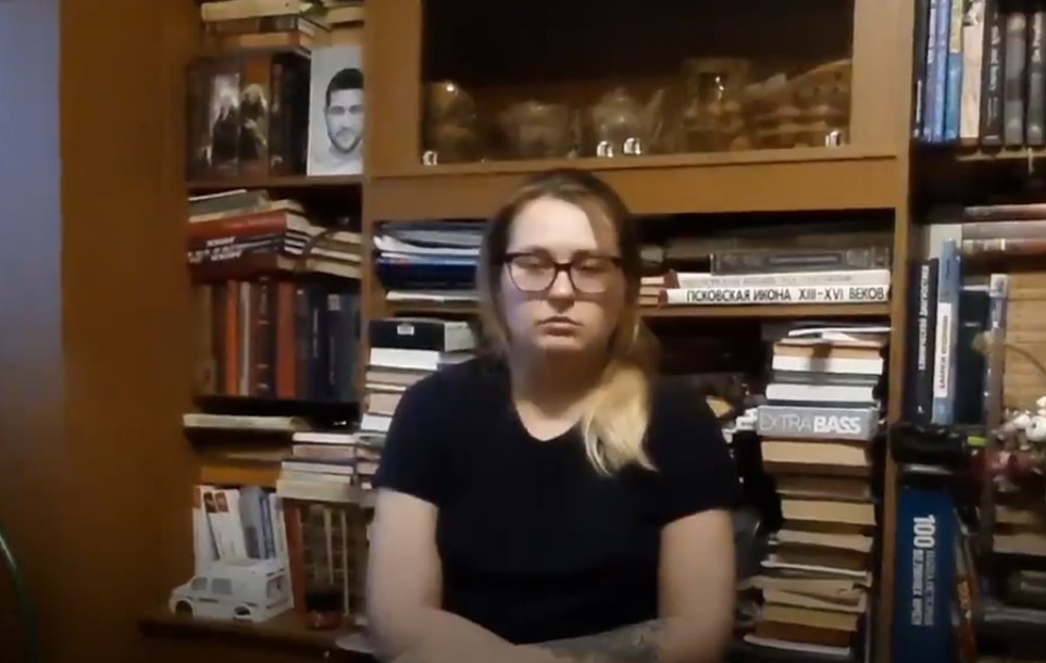 В Кинешме еще одного фельдшера за просьбу о помощи хотят лишить зарплаты за полгода В Кинешме еще одно фельдшера за просьбу о помощи хотят лишить зарплаты за полгода