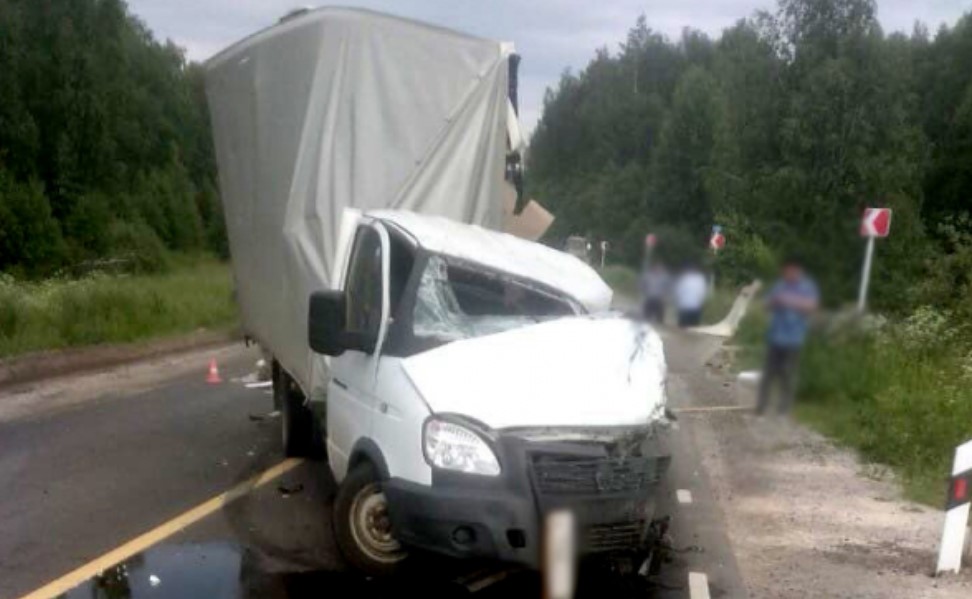 В ДТП под Палехом на трассе Иваново-Ростов-Нижний Новгород погиб человек В ДТП под Палехом на трассе Иваново-Ростов-Нижний Новгород погиб человек