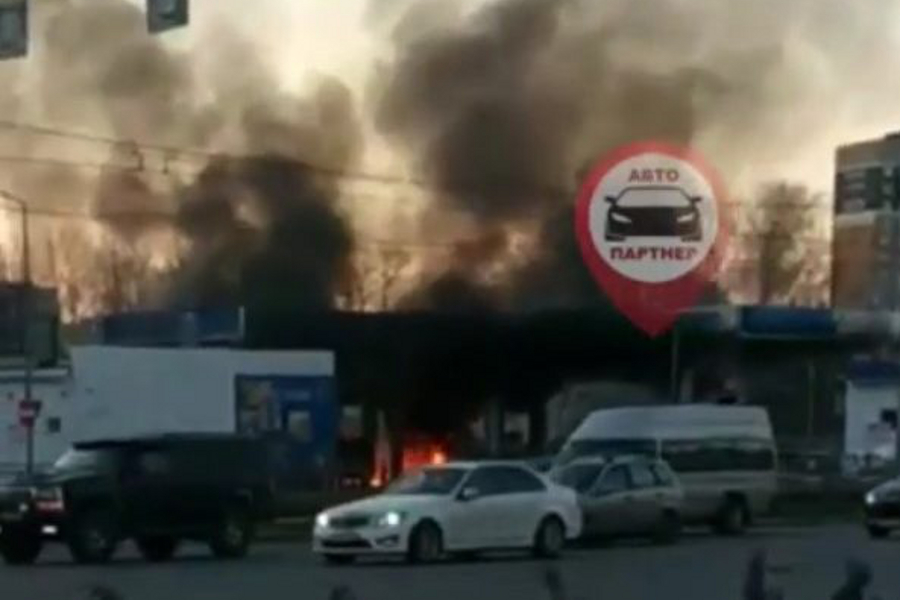 Пожар на заправке «Газпром» у «Тополя» на видео: один пострадавший Пожар на заправке «Газпром» у «Тополя» на видео: один пострадавший