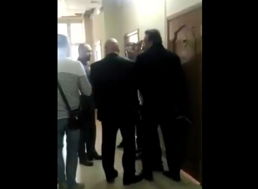 Драка в администрации на видео: мэрия пока не озвучила позицию Драка в администрации на видео: мэрия пока не озвучила позицию