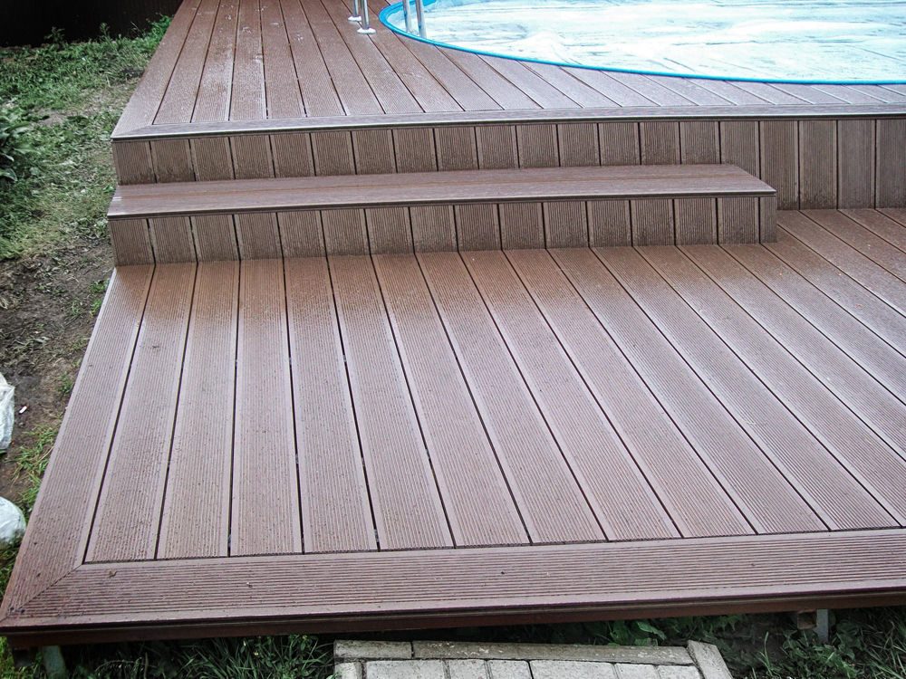 Укладка Декинга Treedeck у бассейна. Варианты оформления с помощью террасной доски.
