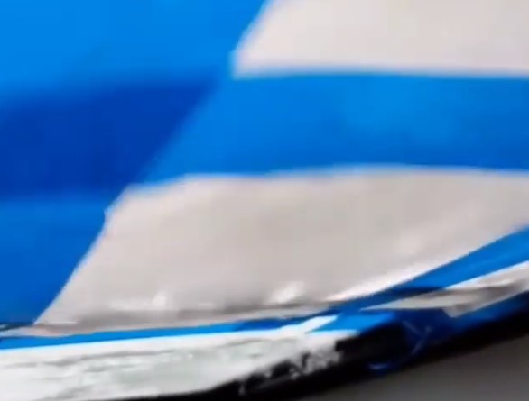 Маршрутку с клеенкой вместо окна в метель сняли на видео Маршрутку с клеенкой вместо окна в метель сняли на видео