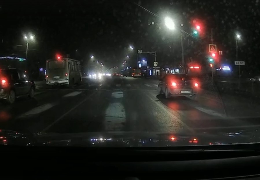 Опубликовано видео момента аварии на Лежневской Опубликовано видео момента аварии на Лежневской