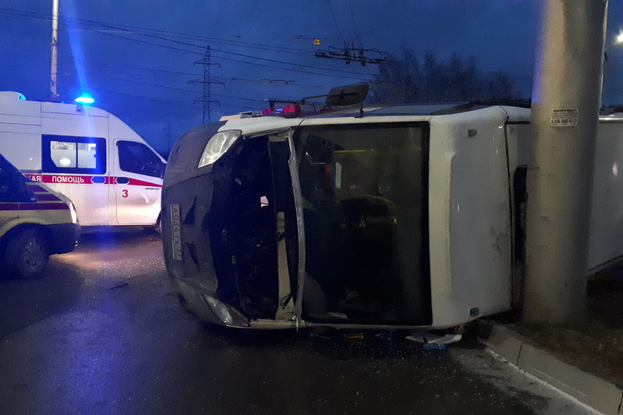 В ДТП маршруток на Куконковых — Любимова в Иванове пострадали семь человек В ДТП маршруток на Куконковых — Любимова в Иванове пострадали семь человек