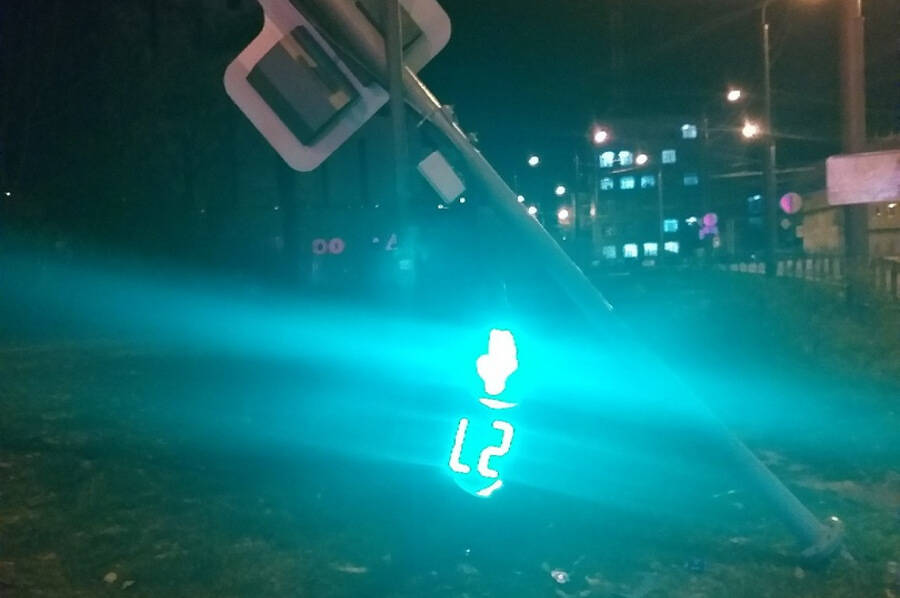 На улице Генкиной в Иванове уже неделю не могут починить светофор