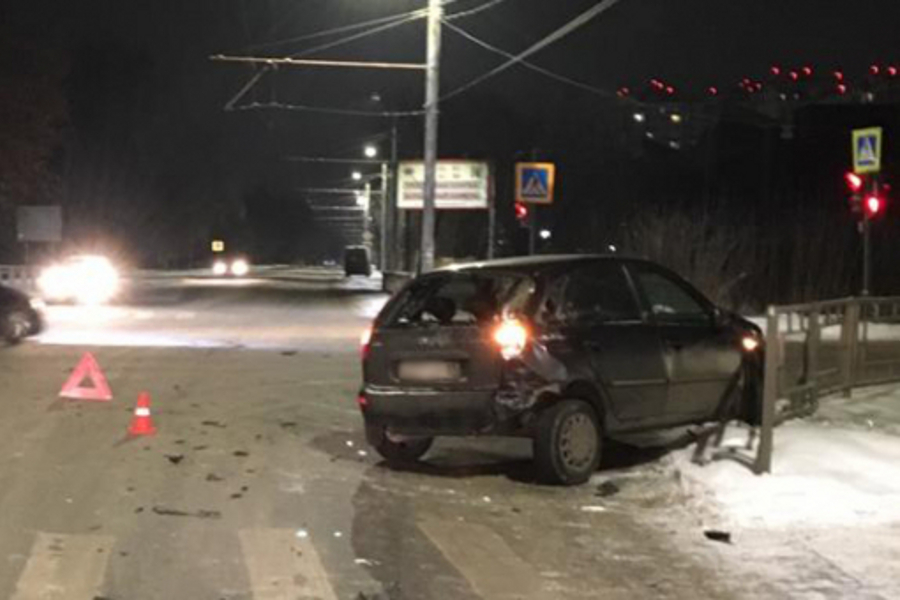 В ДТП на Красных Зорь — Рабфаковская на видео пострадали два ребёнка В ДТП на Красных Зорь — Рабфаковская на видео пострадали два ребёнка