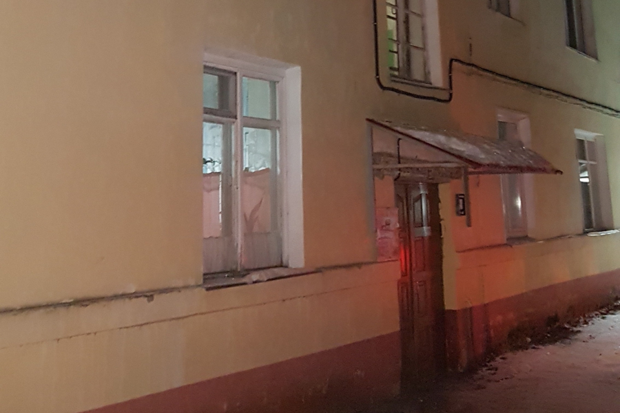 В Вичуге на Ленинградской отравились угарным газом: умерла женщина и её внучка В Вичуге на Ленинградской отравились угарным газом: умерла женщина и её внучка