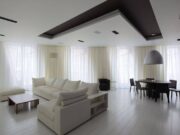 Как подобрать натяжной потолок под стиль интерьера: основные параметры