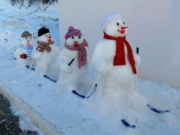 Снеговики-добряки: Как маленькие фигуры из снега могут изменить мир