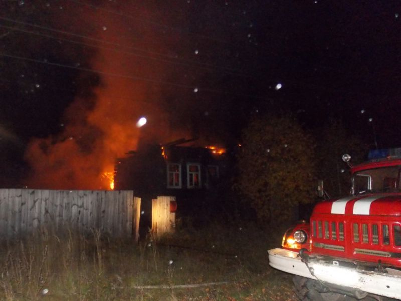 В Заволжске сгорел дом: есть пострадавший В Заволжске сгорел дом: есть пострадавший