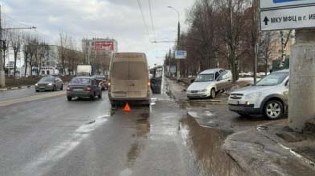 Авария на Куконковых: пострадал не пристегнутый в детском кресле ребенок Авария на Куконковых: пострадал не пристегнутый в детском кресле ребенок