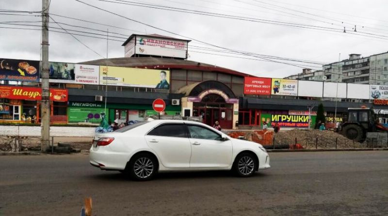 На Богдана Хмельницкого водитель иномарки сбил девушку-пешехода На Богдана Хмельницкого водитель иномарки сбил девушку-пешехода