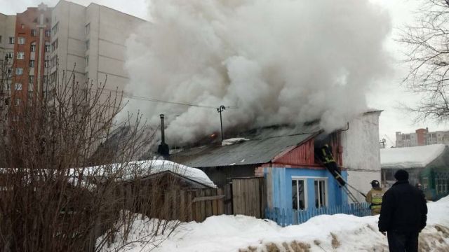 Пожар в Иваново на Футбольной потушили 19.02.2019 (видео) Пожар в Иваново на Футбольной потушили 19.02.2019