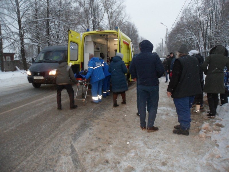 Под колеса автомобиля «Фиат» в Кинешме попал 8-летний мальчик Под колеса автомобиля «Фиат» в Кинешме попал 8-летний мальчик