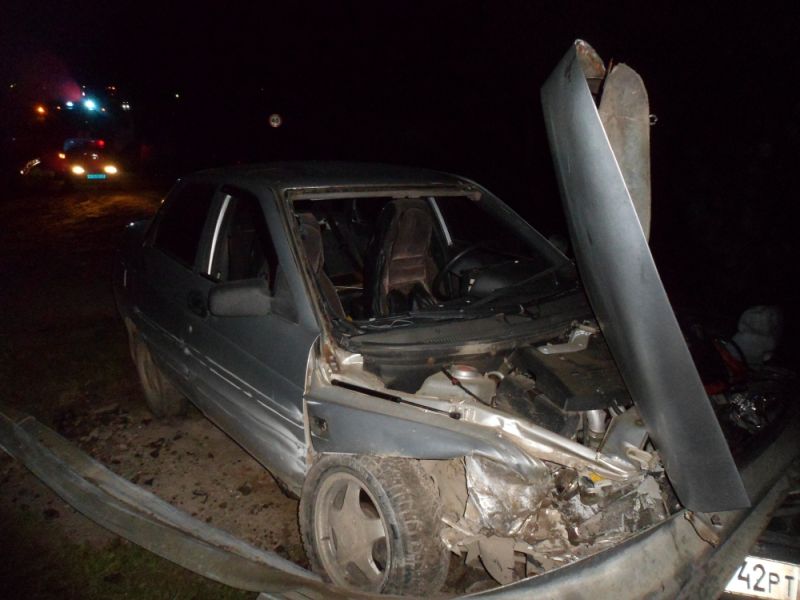 Авария в Кинешемском районе: «ВАЗ» налетел на ограждение дороги Авария в Кинешемском районе: «ВАЗ» налетел на ограждение дороги