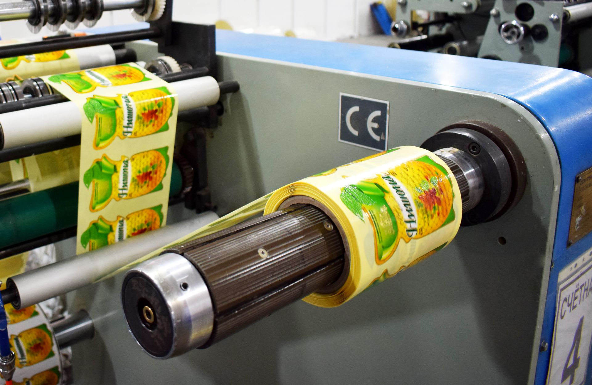 Печать этикеток флексой Рулонная фоексопечать