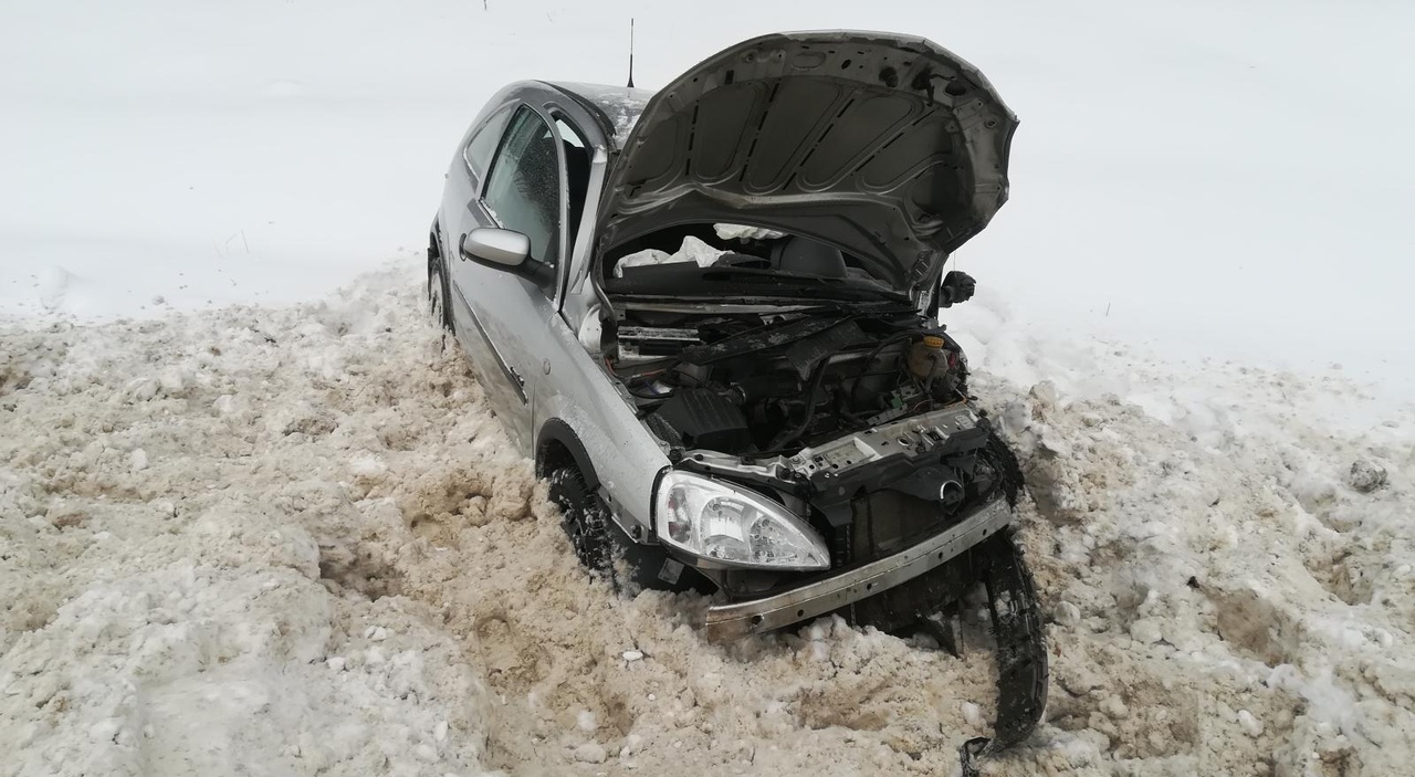 Авария на трассе Кострома-Иваново: в ДТП пострадали три человека В ДТП на трассе М-7 в Тейковском районе пострадали три человека