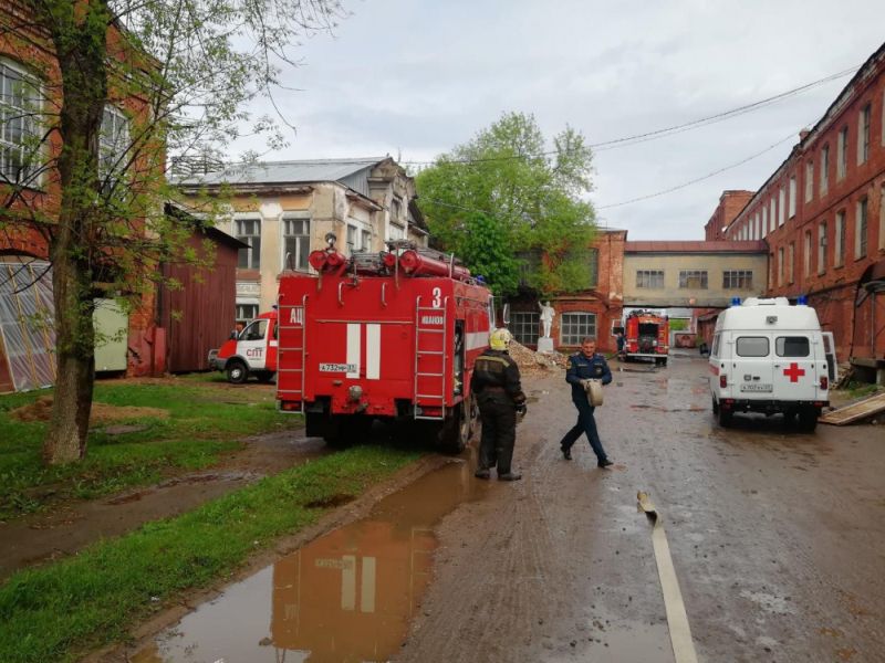 Пожар на Громобоя: горело 2-этажное офисное здание Пожар на Громобоя: горело 2-этажное офисное здание