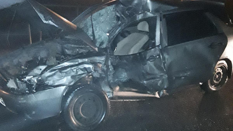 Авария с автобусом на Станкостроителей: два человека получили переломы Авария с автобусом на Станкостроителей: пострадали два человека