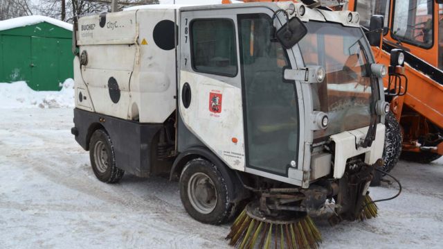 Фотографии новой спецтехники из Москвы: и это абсолютно бесплатно Фотографии новой спецтехники из Москвы: и это абсолютно бесплатно