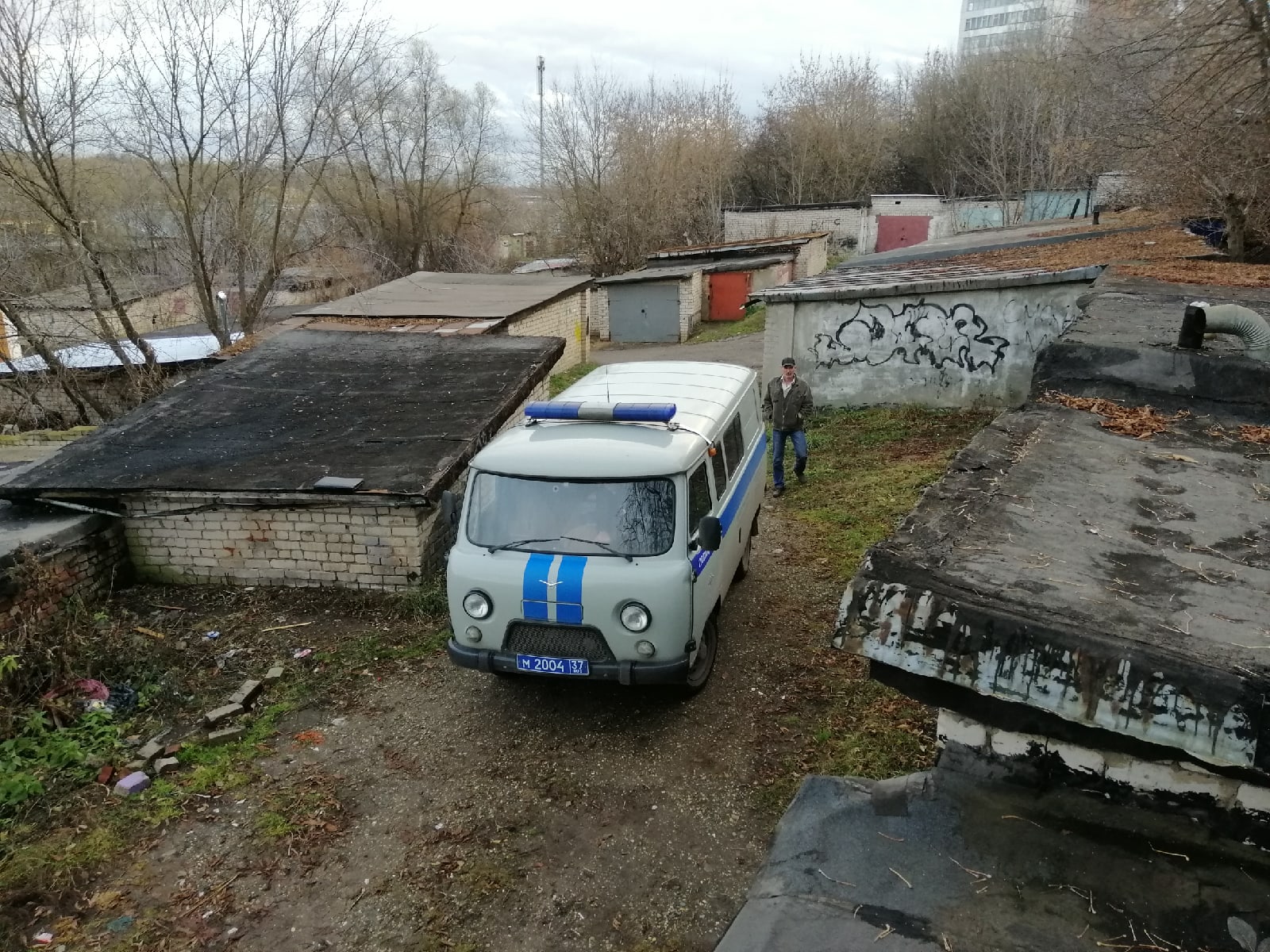 В Иванове на гаражах найден мертвым 17-летний подросток В Иванове на гаражах найден мертвым 17-летний подросток