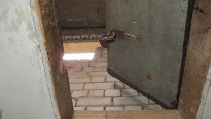 На 2-ой Талицкой 11-летний подросток упал с крыши четырехэтажки На 2-ой Талицкой 11-летний подросток упал с крыши четырехэтажки