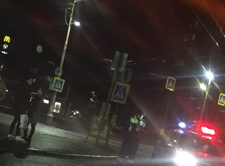 Авария на Станционной: на видео автобус насмерть раздавил человека Авария на Станционной: на видео автобус раздавил человека