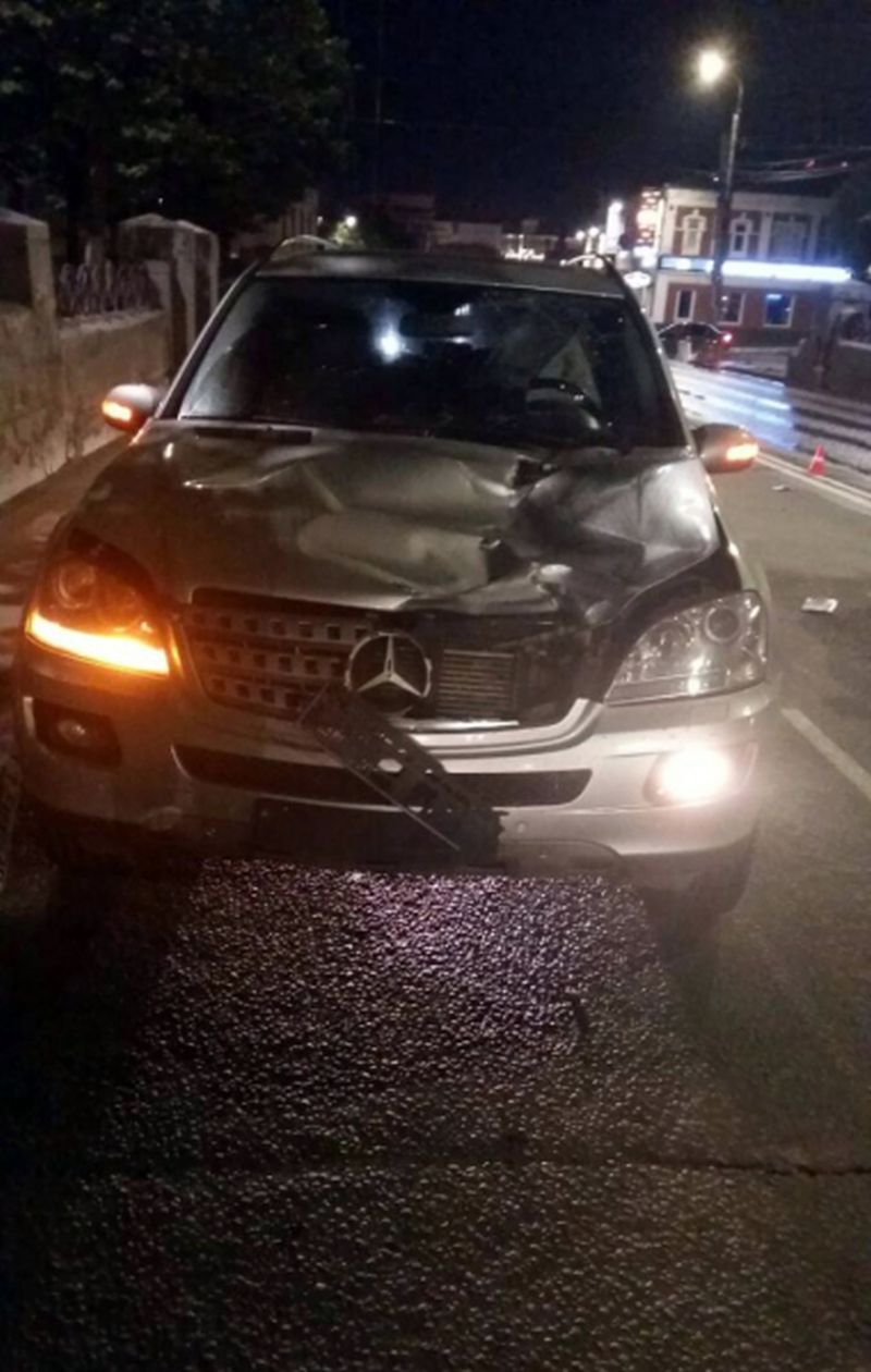 На проспекте Ленина «Мерседес» вчера насмерть сбил 22-летнего пешехода На проспекте Ленина «Мерседес» вчера насмерть сбил 22-летнего пешехода