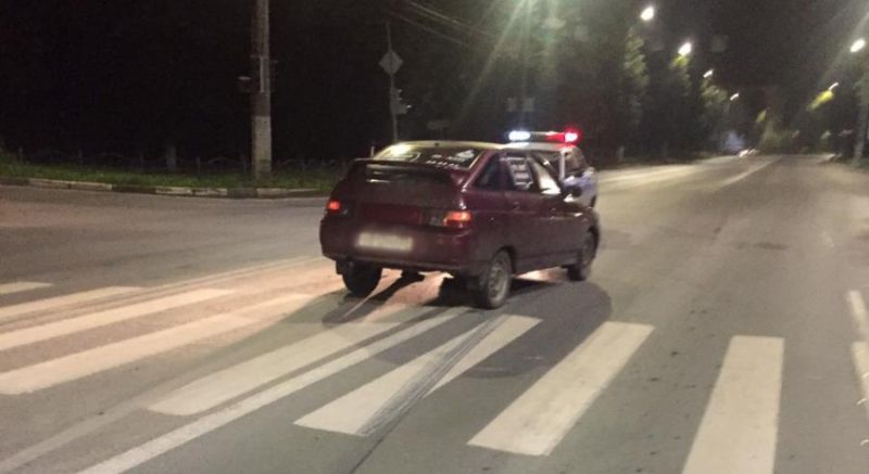 На перекрестке Суворова-Пролетарской автоледи наехала на 18-летнюю девушку На перекрестке Суворова-Пролетарской автоледи наехала на 18-летнюю девушку