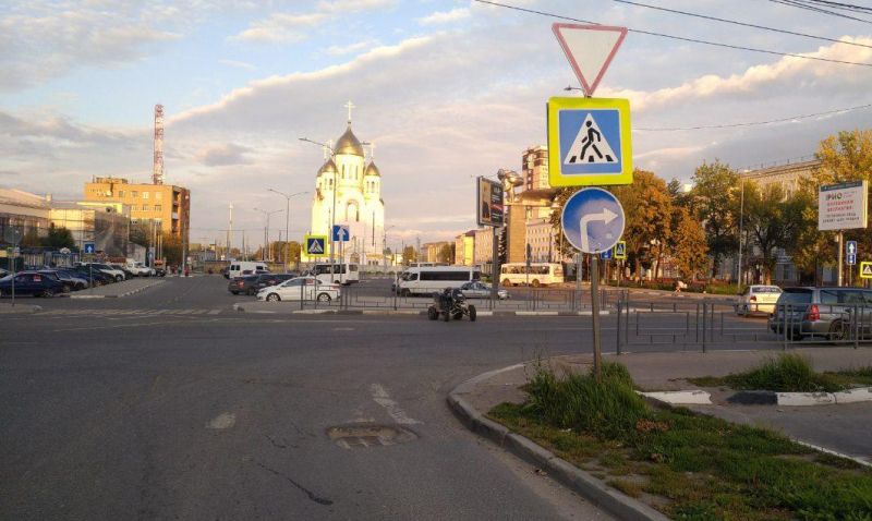 В аварии на Вокзальной площади серьезно пострадал водитель квадроцикла В аварии на Вокзальной площади серьезно пострадал водитель квадроцикла