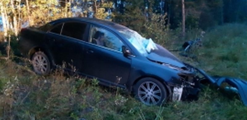 У АЗС в Палехском районе в ДТП попал легковой автомобиль У АЗС в Палехском районе в ДТП попал легковой автомобиль