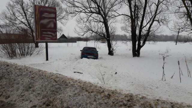 Авария на трассе Иваново — Родники: пьяный водитель вылетел с дороги Авария на трассе Иваново - Родники: пьяный водитель вылетел с дороги