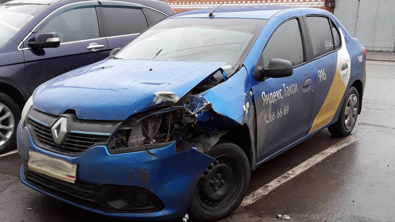 В Иванове машина «Яндекс Такси» попала в аварию В Иванове машина «Яндекс Такси» попала в аварию