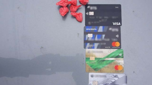 В Октябрьском районе задержаны двое мужчин-закладчиков В Октябрьском районе задержаны двое мужчин-закладчиков