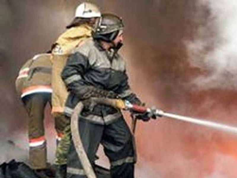 Горевший жилой дом на 5-ой Слободской тушили два часа Горевший жилой дом на 5-ой Слободской тушили два часа