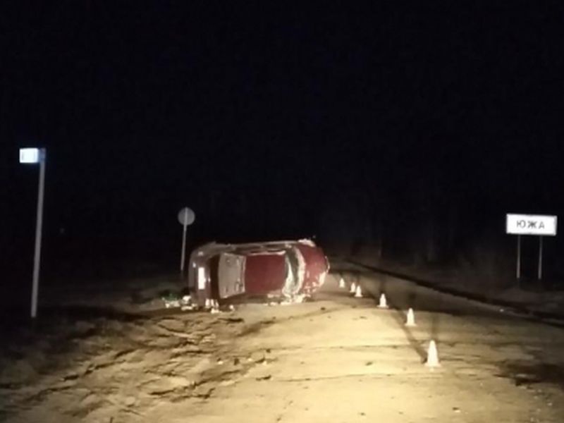В Южском районе опрокинулась Ауди: в аварии пострадали водитель и пассажир В Южском районе опрокинулась Ауди: в аварии пострадали водитель и пассажир