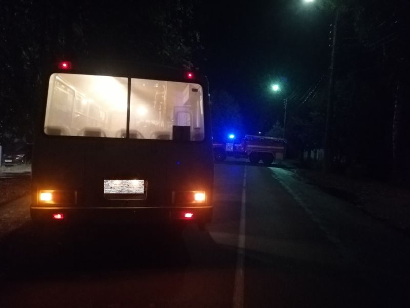 В Шуе под колесами автобуса погибла 6-летняя девочка В Шуе под колесами автобуса погибла 6-летняя девочка.