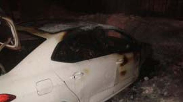 После пожара в деревне Мальцево Приволжского района поврежден автомобиль После пожара в деревне Мальцево Приволжского района поврежден автомобиль