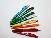 Брендированные ручки: подарок, работающий на благо компании