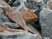 Бутовый камень: особенности и преимущества материала