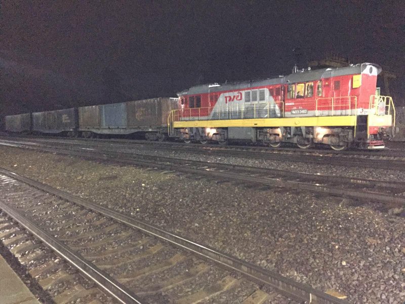 В Шуе грузовой поезд сбил человека В Шуе грузовой поезд сбил человека