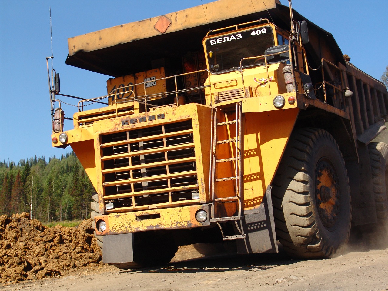 В Фурмановском районе перевернулся БелАЗ В Фурмановском районе перевернулся БелАЗ