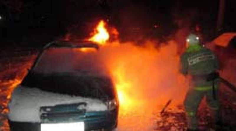 Тачка — огонь: за выходные дважды горели машины Тачка - огонь: за выходные дважды горели машины