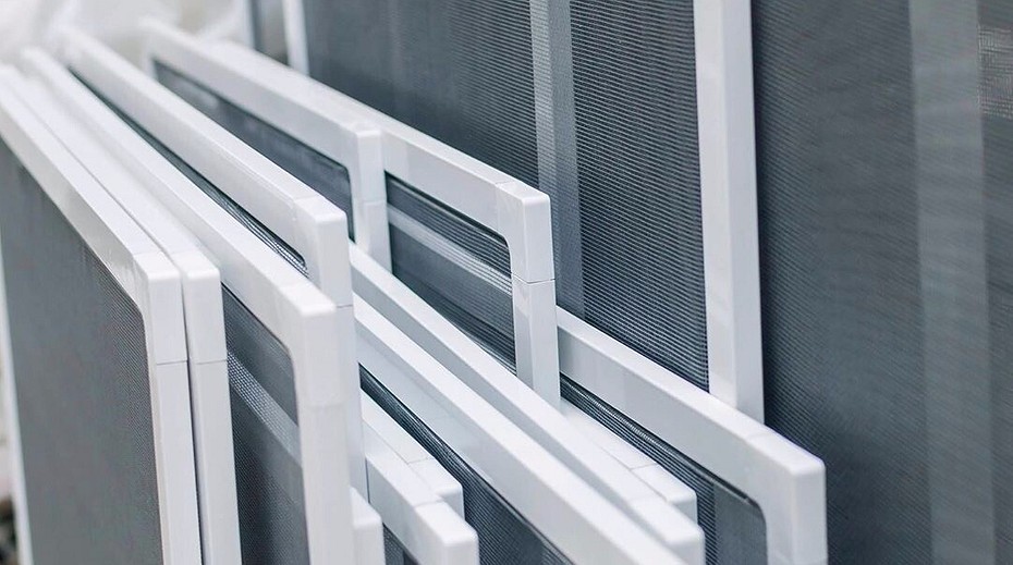 Как выбрать москитную сетку на пластиковое окно?