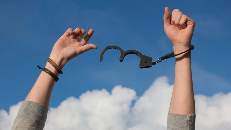 Полицейские Советского района накрыли притон на Ульяновской В одной из квартир по проспекту Текстильщиков выявили наркопритон