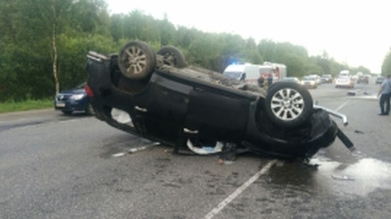 Авария в районе Малинок: столкновение при развороте Авария в районе Малинок: столкновение при развороте