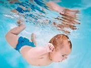 Грудничковое плавание: в чем польза от занятий в раннем возрасте