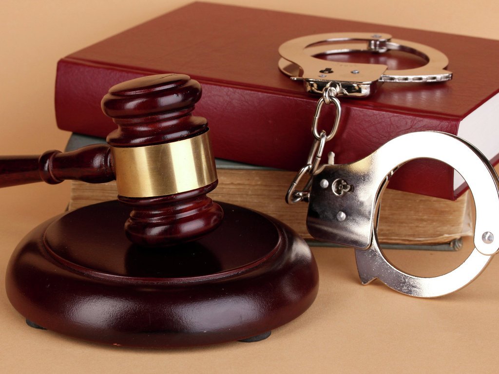 Племянник забил до смерти дядю за изнасилование жены: 10 лет колонии Племянник забил до смерти дядю за изнасилование жены: 10 лет колонии